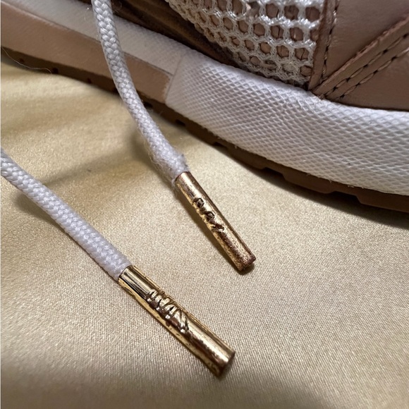 Michael Kors Women's Liv Trainer Wedge Sneakers Sporty Tan Gold Mesh Size 6 - Picture 12 of 15